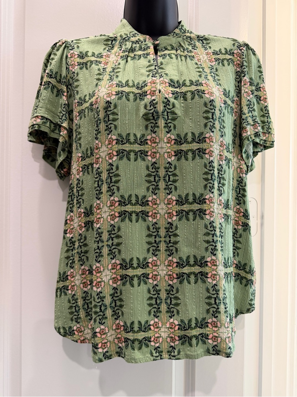 LOFT Petites Green Floral Flutter Sleeve Blouse Top Size SP